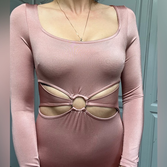 I Joah cut Out Ring Mini Satin Dress - Picture 5 of 9